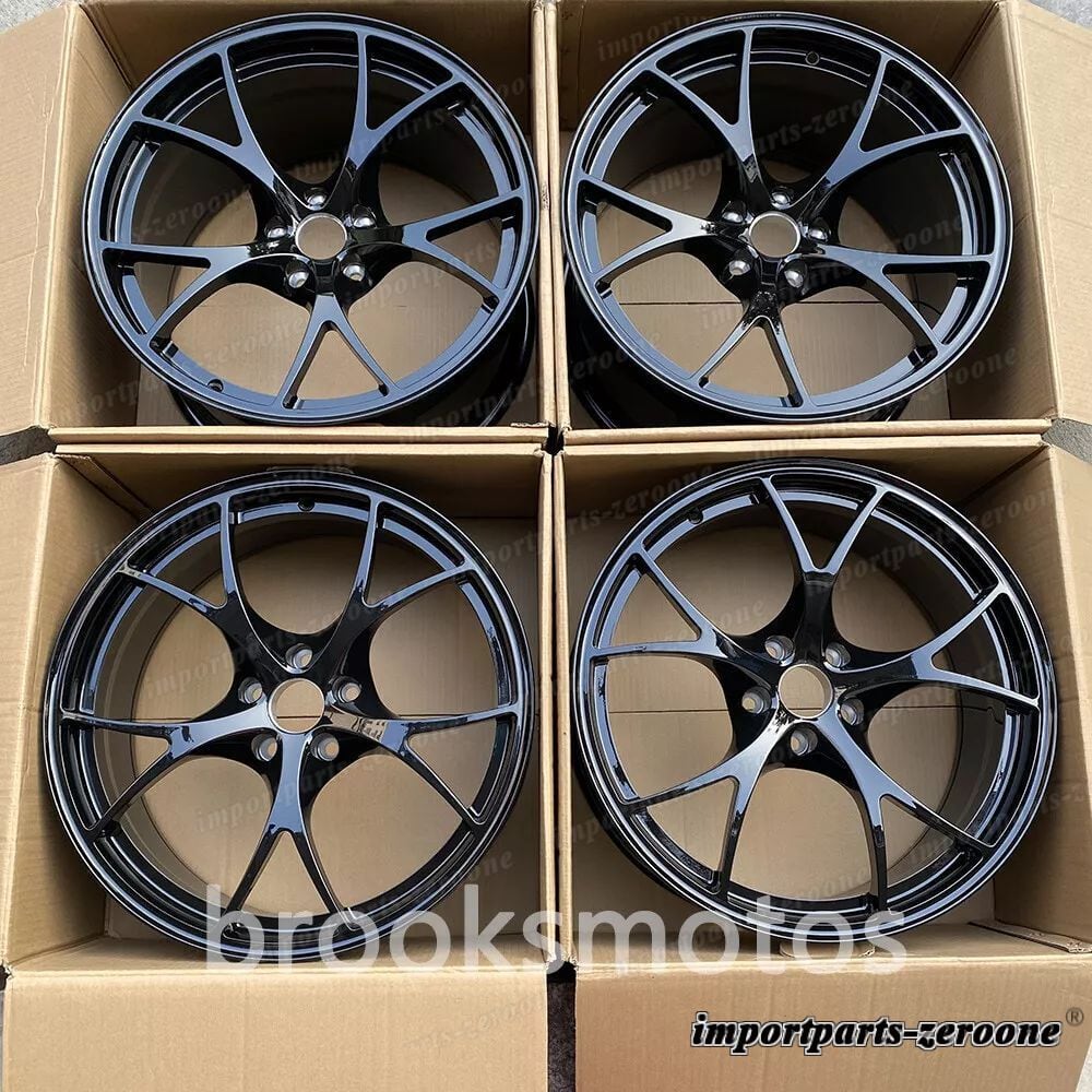 アルファロメオジュリア 19インチスタッガー フォーグホイール 19x8.5 19x10 グロスブラック LI-2328