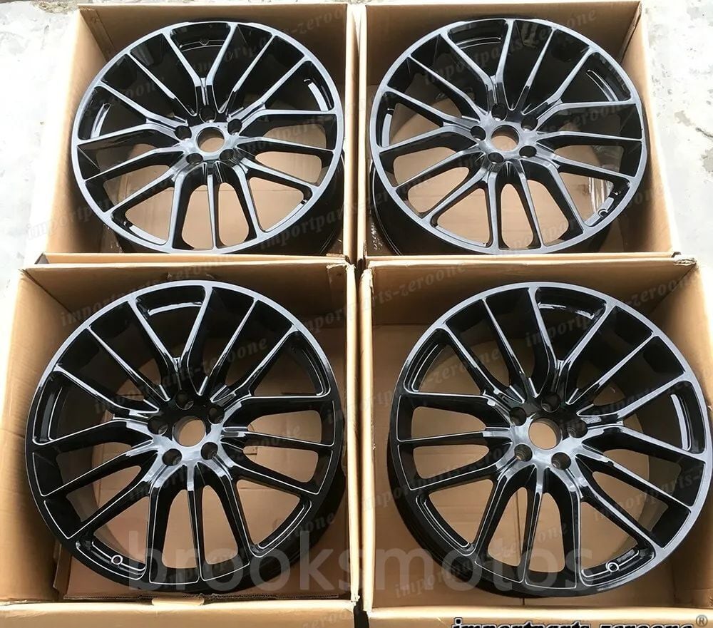 マセラティ レバンテ S 21インチホイール 21x9 21x10.5 グロスブラック 4 本セット LI-1141